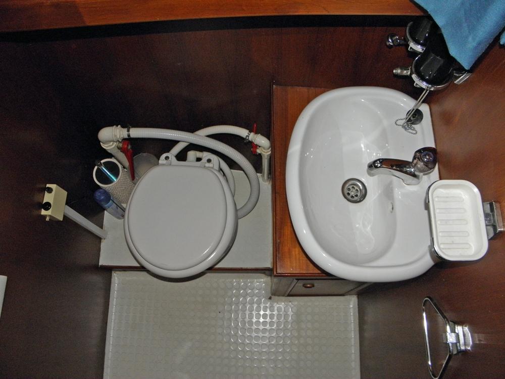 Fore ship, Accommodation